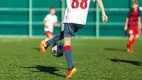 前英格兰国脚鲁尼宣布加盟德比郡，双身份助力球队发展