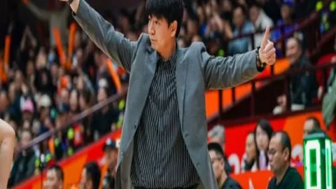 康辉惊呼：主播遇冰雪奇缘，光彩绝世史无前例！